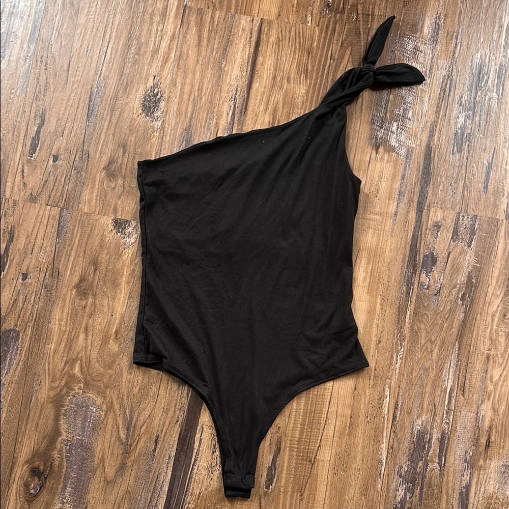 Gaze Black One-Shoulder Bodysuit